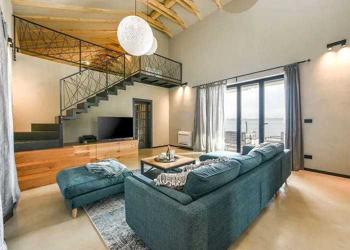 Akira Villa Ždrelac