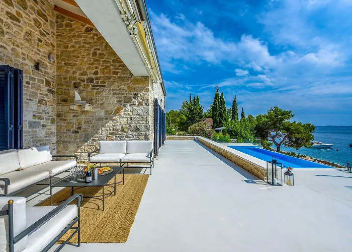 Villa Akira Ždrelac